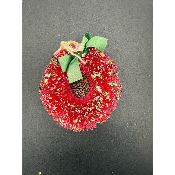 Set of 6 Vintage 1950s Mini Bottle Brush Christmas Wreaths – 3" - Picture 3 of 8